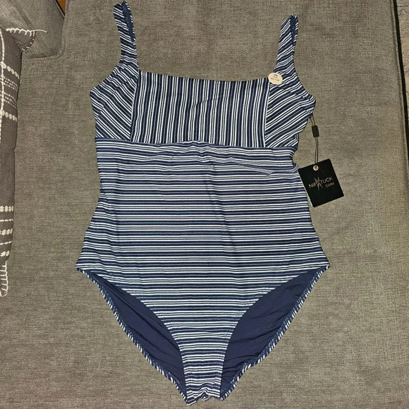 Nip Tuck Navy and white nautical striped Underwire One Piece Swimsuit Size 10 - Picture 2 of 15